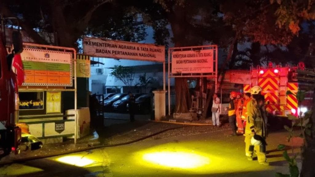 Kisah di Balik Asap: Respons Cepat Pemadam Jaksel Selamatkan Rumah di Tendean dari Bencana Besar