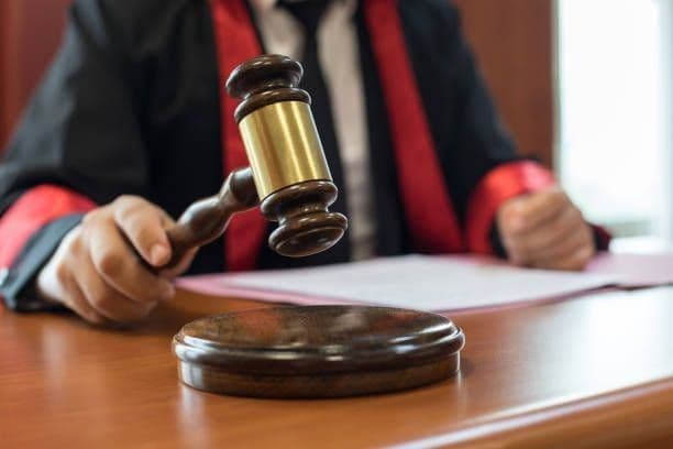 Ketika Aturan Bukan Sekadar Tulisan: Bagaimana Hukum Menjadi Jantung Detak Kehidupan Bersama